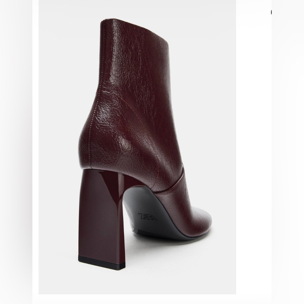 ROUND TOE HEELED ANKLE BOOTS